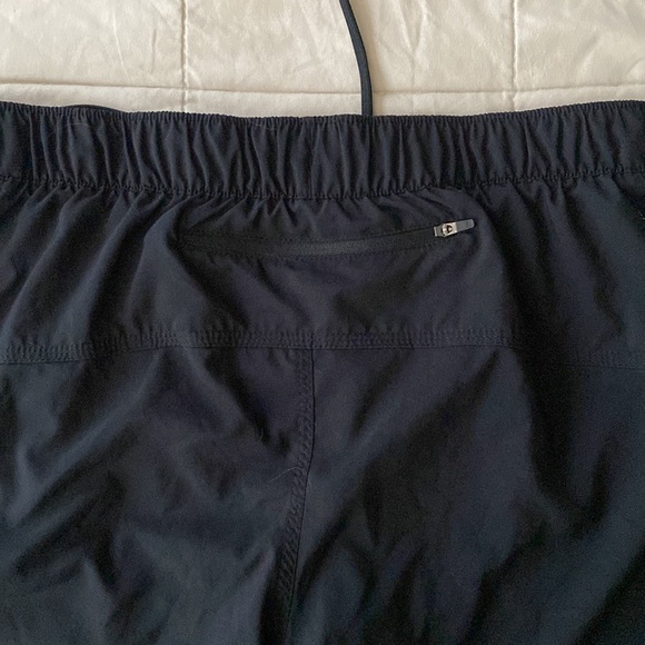 XL mens shorts- North Face - Picture 5 of 6